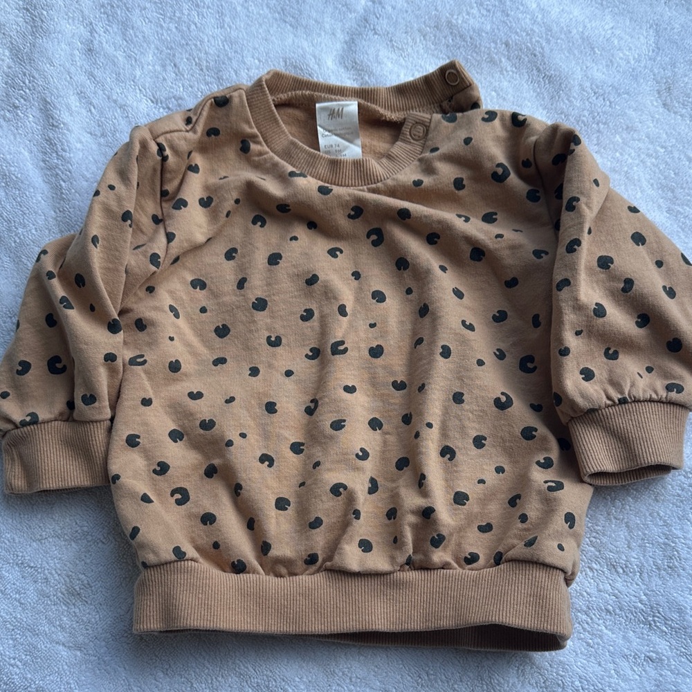 H&M: Tan Sweatshirt with Black Dots